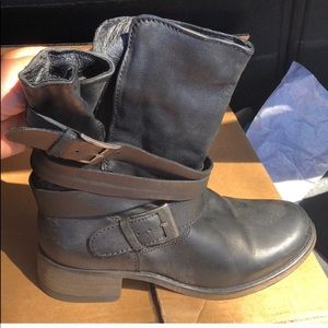 Steve Madden brewzzer size 7 bootie